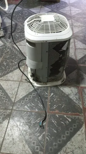 Ar-Condicionado Electrolux Inverter 12.000 BTUs (QE12F) - Precisa Recarga de Gás