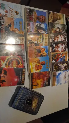 Kit de DVDs: filmes/séries bíblicos e religiosos
