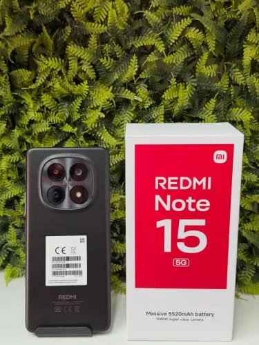 Redmi note 15 5G de 256GB 8 RAM disponível na cor preta e azul global.