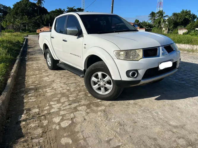 Mitsubishi L200 Triton HPE 3.2 CD TB Int.diesel AUT 2013