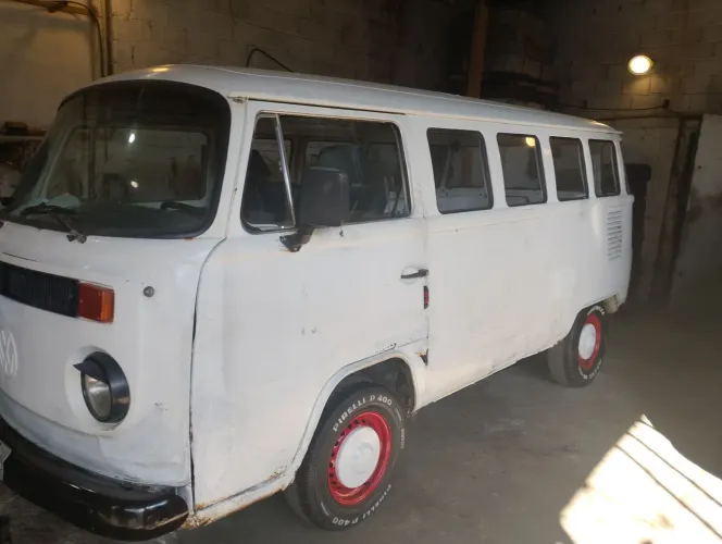 Volkswagen Kombi Carat (álcool) 1997