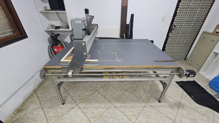 Router CNC - 180x110 em Alumínio com Cremalheiras e Fuso de Esfera + Spindle de 3cv