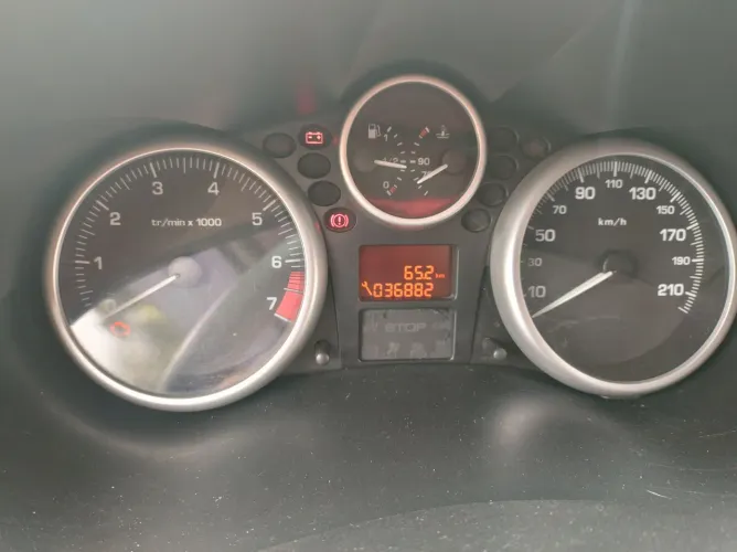 Peugeot 207 X-line 1.4 Flex 8V 5P 2011