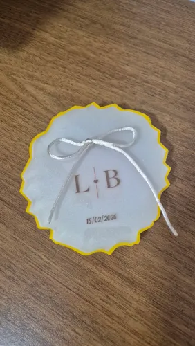 Porta aliança em resina