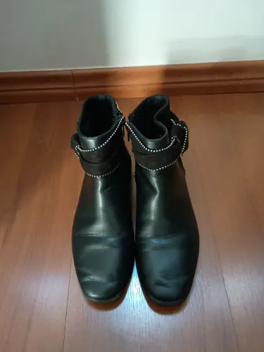 Bota de couro da Zara ( tamanho 35 )
