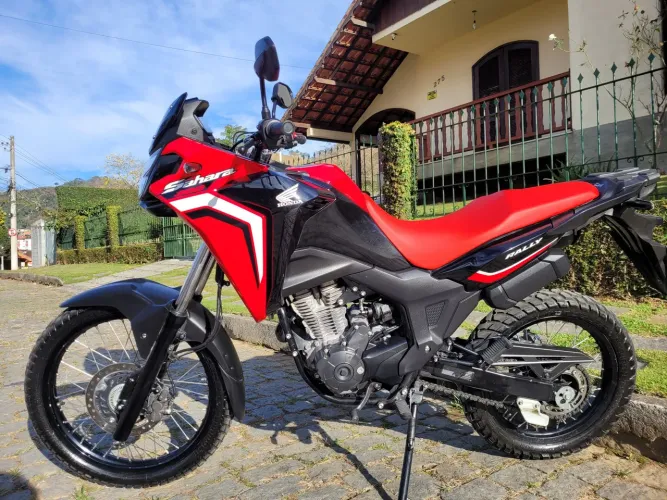 HONDA SAHARA 300 RALLY 2025 - ESTADO DE 0 KM.