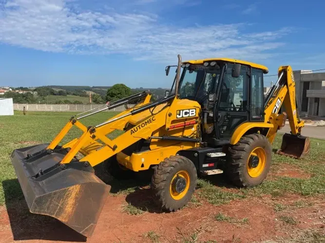 Retroescavadeira JCB 3CX 4X4T ANO 2022 - NOVA E COMPLETA