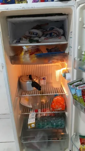 400 nos 2 geladeira e fogão em perfeitas condições