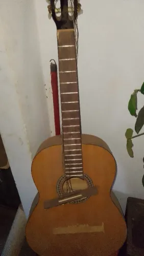 Violão para arrumar