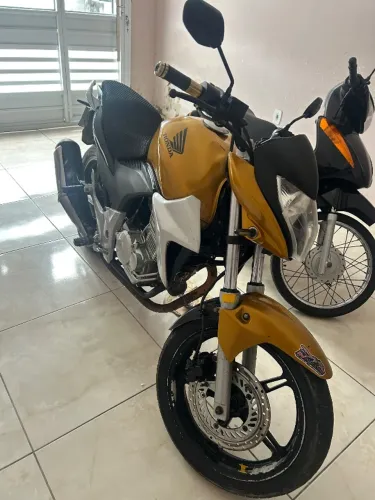 Vendo ou troco cb 300