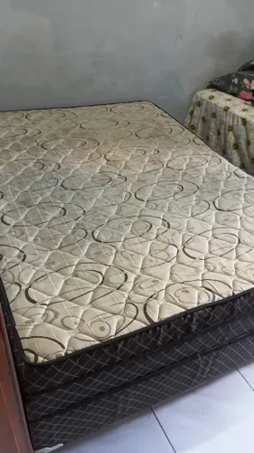 Cama de Casal ( de molas, não espuma)
