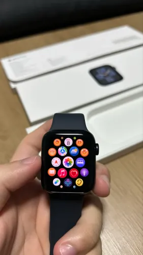 Apple Watch SE GPS Meia Noite 40 mm