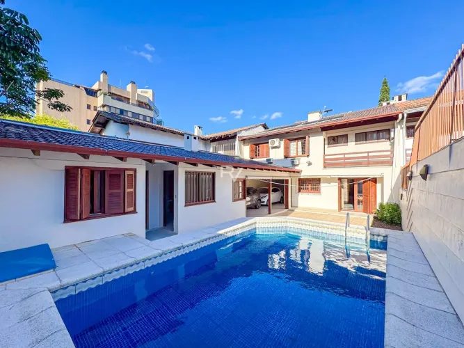 Casa semi-mobiliada no bairro Jardim Lindóia