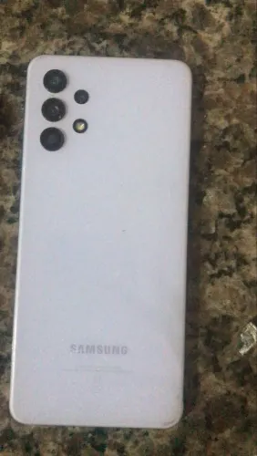 Samsung A32 com tela quebrada para peças ou restauro.