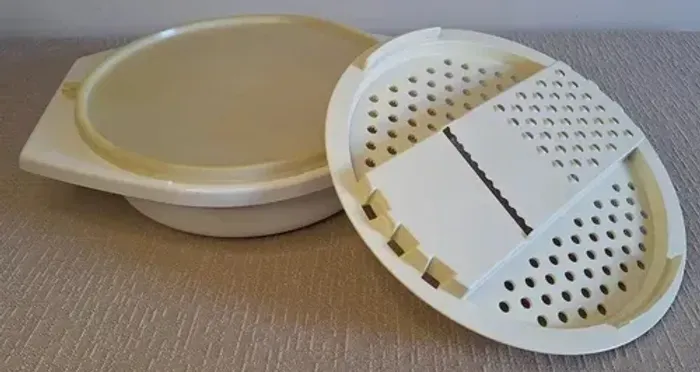Ralador e fatiador 1 litro original Tupperware usado