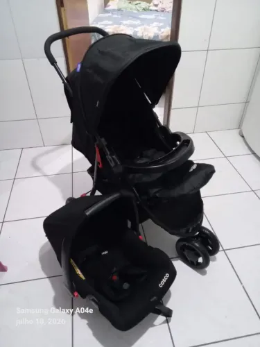Carrinho de bebê Cosco e bb conforto semi Novos unissex