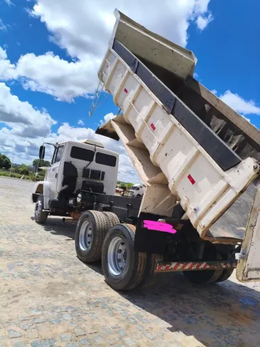 CAMINHÃO TRUCK CAÇAMBA 1620- Ótimo estado.