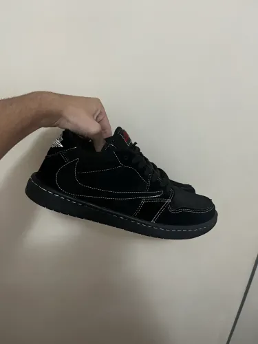 Tenis Nike travis 1