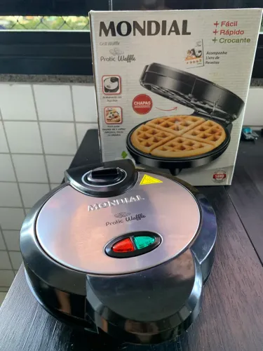 MONDIAL Waffle Maker Preto/Inox 1200W 220V