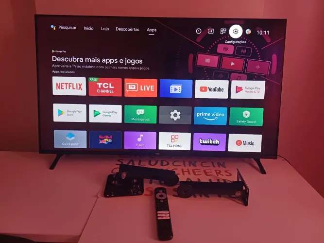 TV TCL LED Android Full HD 40' (8 meses de uso) c/ suporte de parede