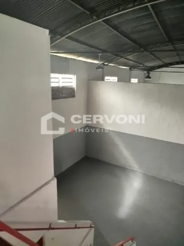 Imóvel para aluguel possui 320 metros quadrados com 1 quarto