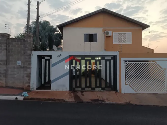 Casa em Avenida Professor José Clozel - Jardim Morumbi - Araraquara/SP