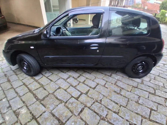 Renault Clio Hi-flex 1.0 16V 3P 2011