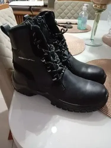 Bota coturno de segurança EPI couro preto