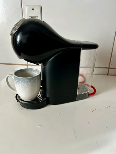 CAFETEIRA DOLCE GUSTO MULTIBEBIDAS - SEMINOVA! ?