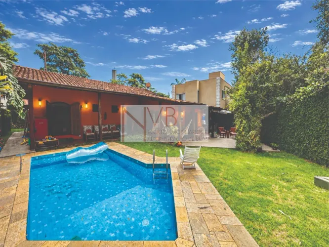 Casa de Condomínio à Venda em Cotia | 3 Dorms, 1 Suíte