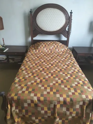CAMA COLONIAL PORTUGUESA DE VIUVA ANTIGA