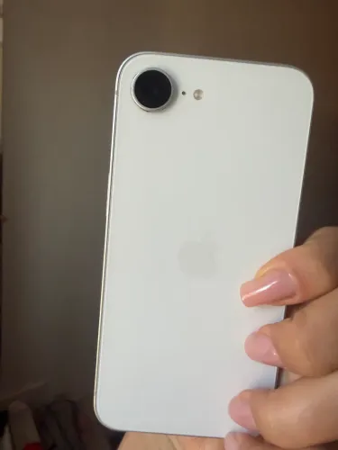 iPhone 16e - 128G Seminovo - NÃO TROCO -