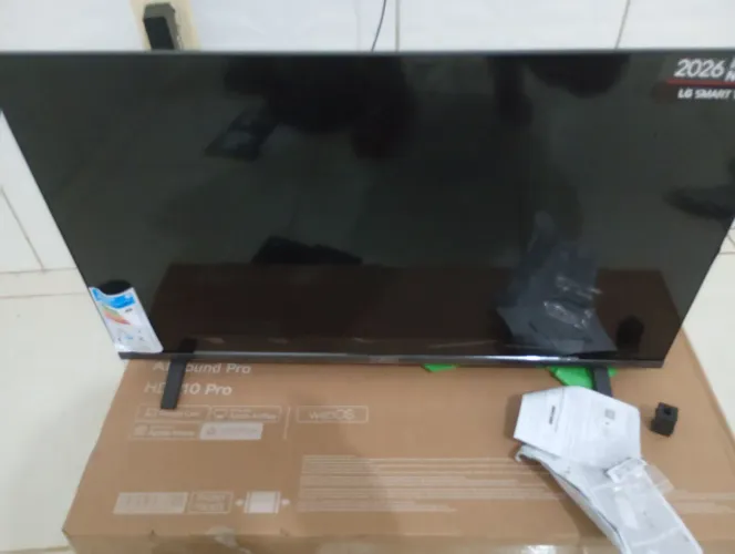Vendo tv smarte LG nova apenas 15 dias de comprada com notal e garantia,modelo 2026 zera