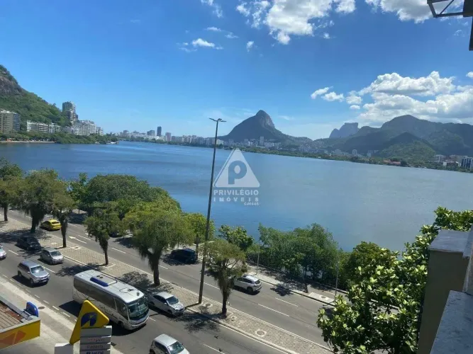 Apartamento à venda com vista deslumbrante para a Lagoa. 3 quartos, suíte, vaga, lazer e ó