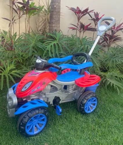 Carrinho de passeio/ pedal quadriciclo homem aranha