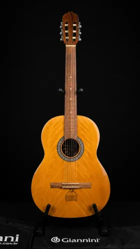 Violão lindíssimo, feito à mão