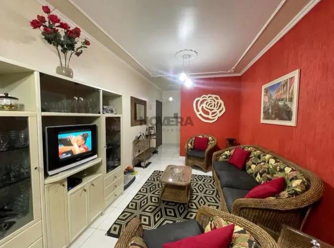 Amplo apartamento bem localizado no Cassino