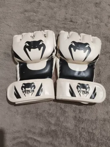 Vendo Luva MMA VENUM