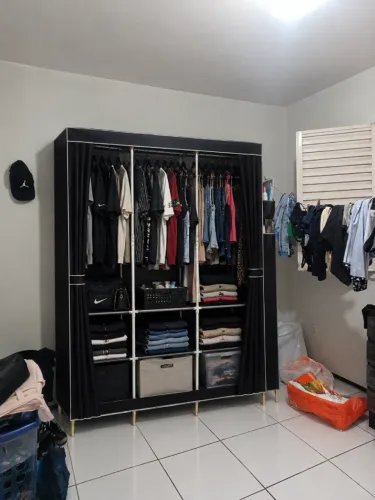 Guarda roupa pratico