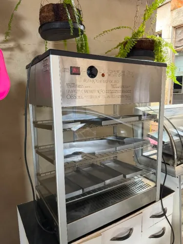 Estufa quente de salgados