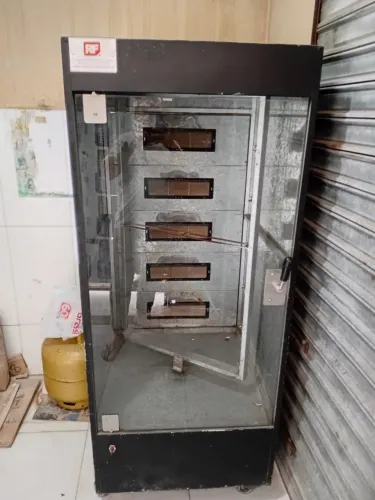 Máquina de assar frango 