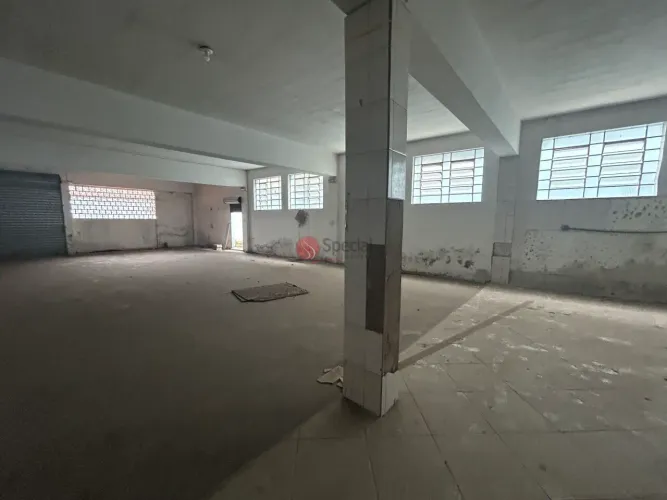 Salão comercial na Vila Formosa, 400 metros, 10 vagas, ao lado de comércio em geral e tran