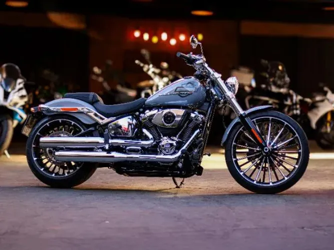 HARLEY-DAVIDSON BREAKOUT 117 FXBR