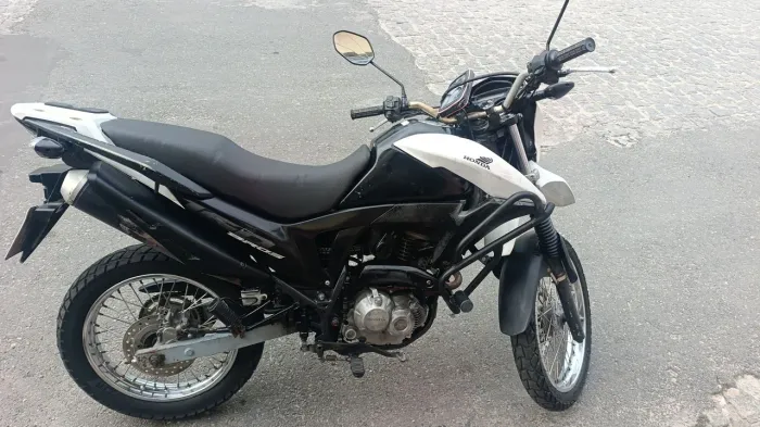Vendo Honda bross 2015 2° dono