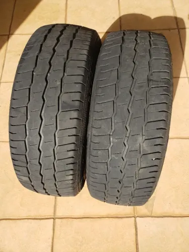Vendo 2 pneus 215/65R16