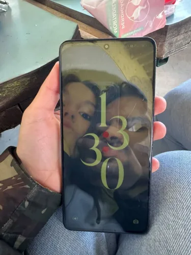 Poco x6 512 gb com pixel queimado
