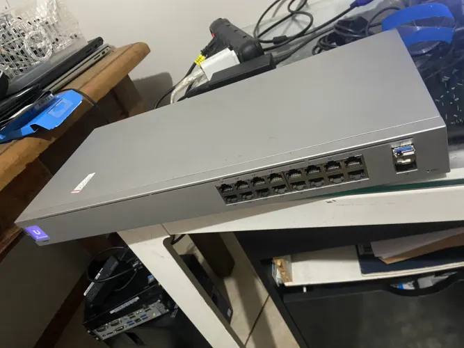 Switch Ubiquiti USW-16-POE