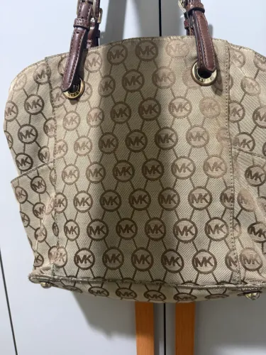 Desapego bolsa Michael kors usada conservada