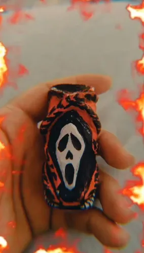 Capinha pra esqueiro Big Tema: Pânico!