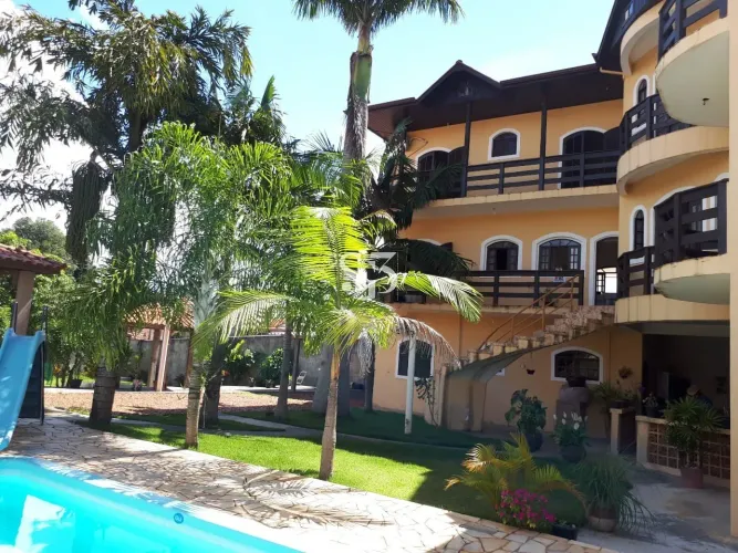CASA RESIDENCIAL em GUAREÍ - SP, Centro